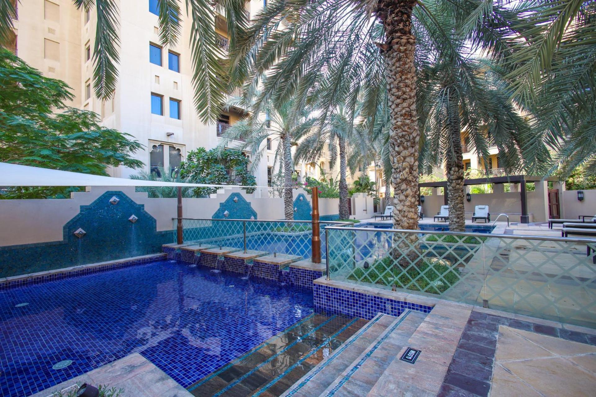 Apartment Elegant Old Town Escape With Burj Views & Near Mall Dubai