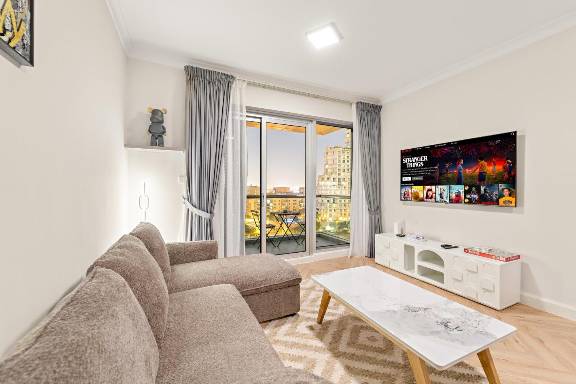 Apartment Luxe 1br In Fairways East With Canal Views Dubai