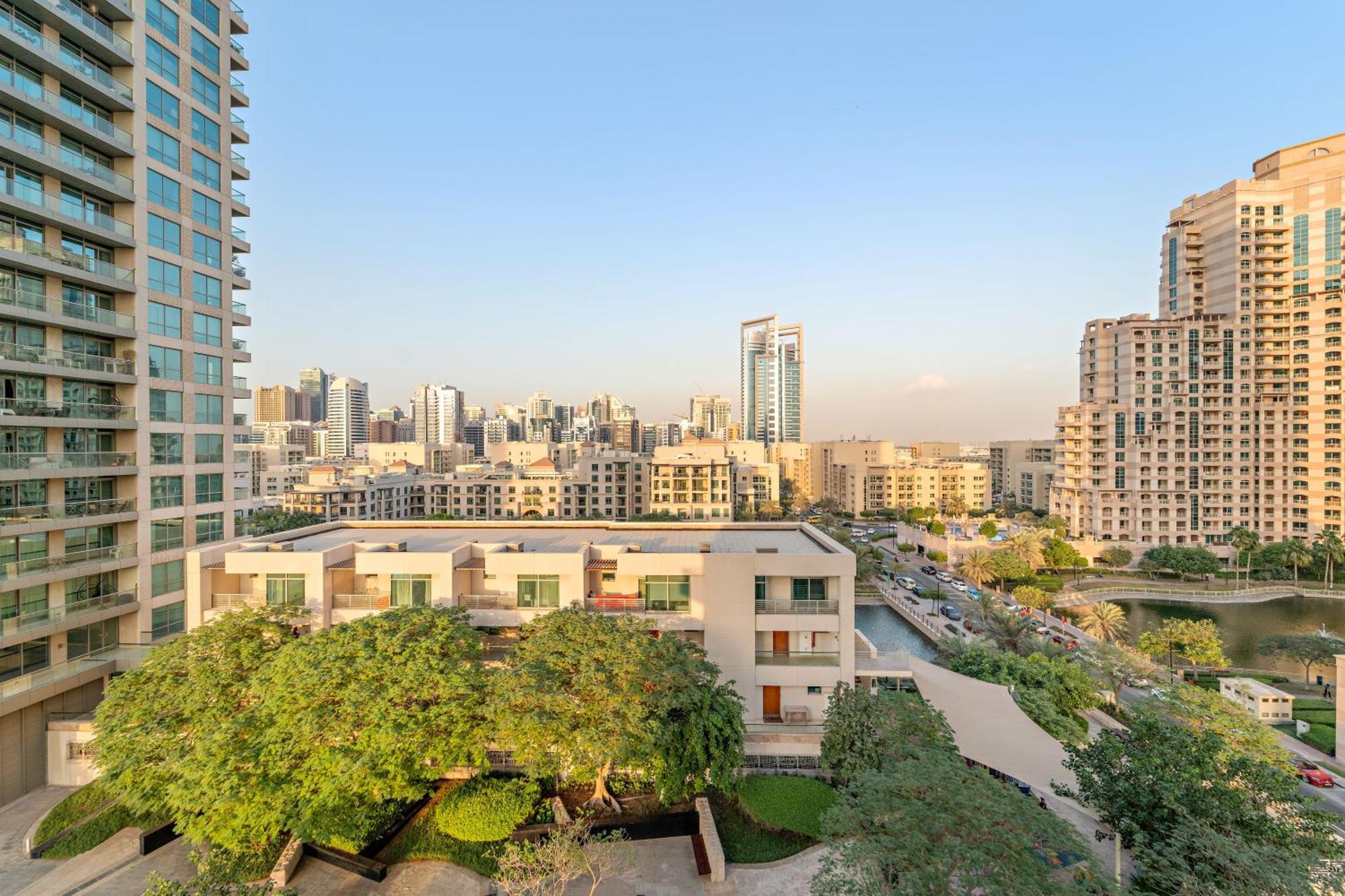 Apartment Luxe 1br In Fairways East With Canal Views Dubai