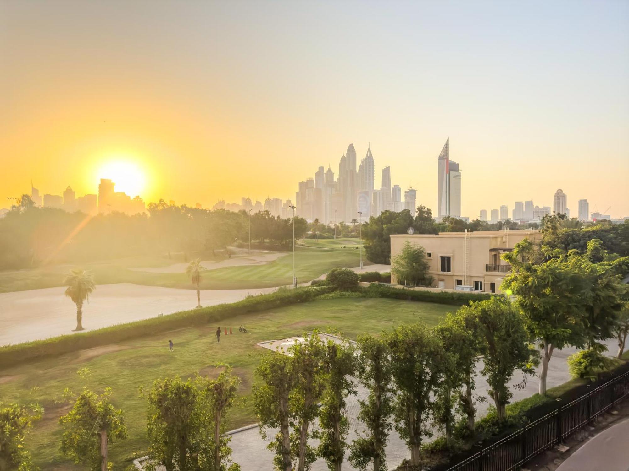 Luxe 1br In Fairways East With Canal Views *