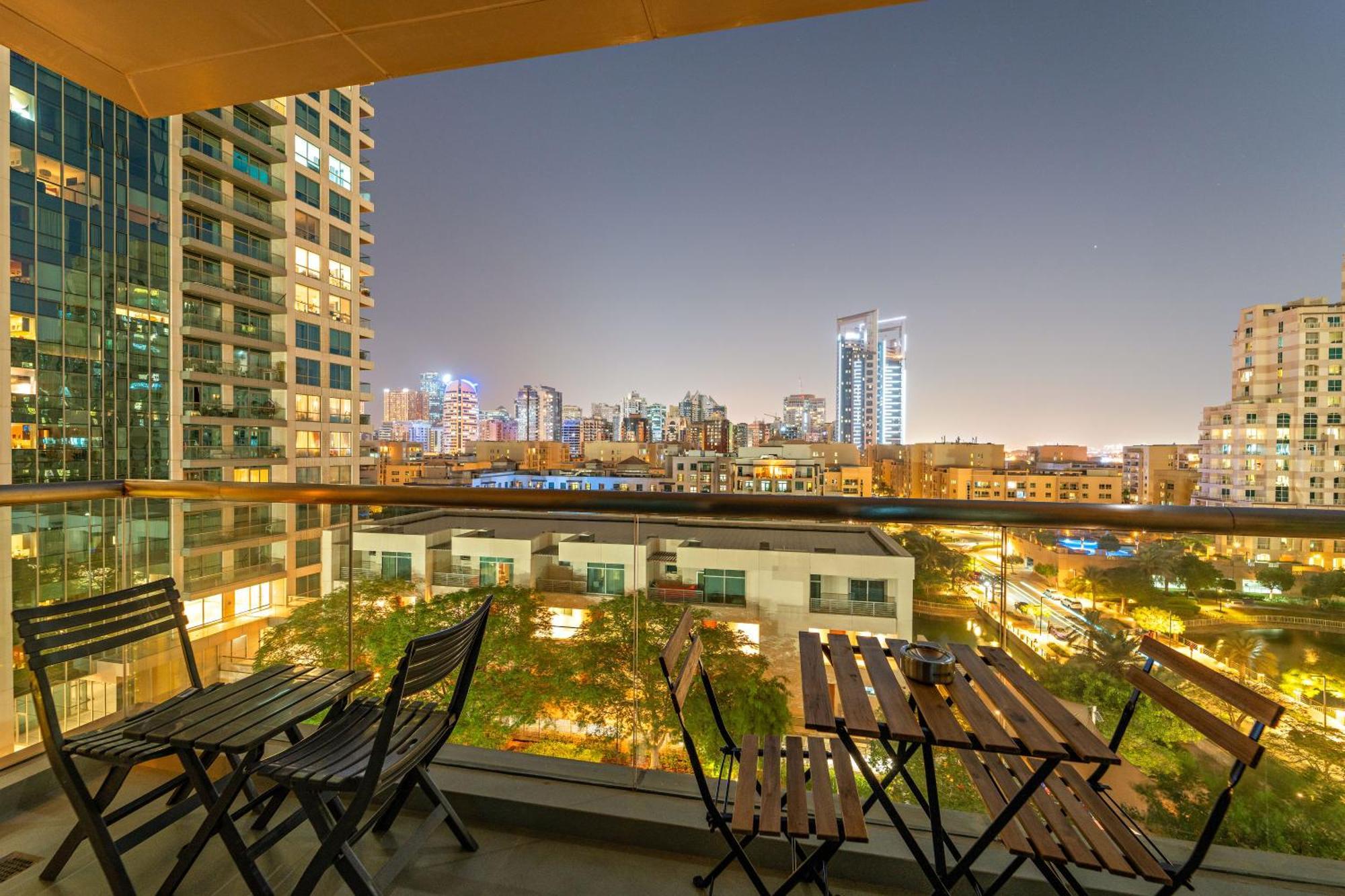 Luxe 1br In Fairways East With Canal Views Apartment Dubai