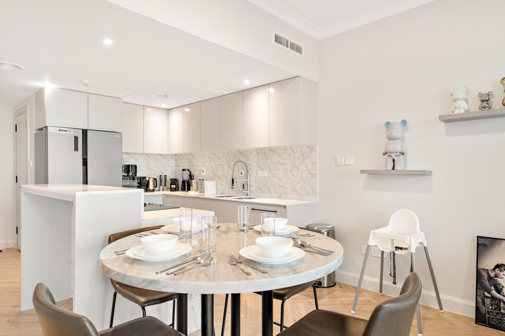 Luxe 1br In Fairways East With Canal Views Apartment