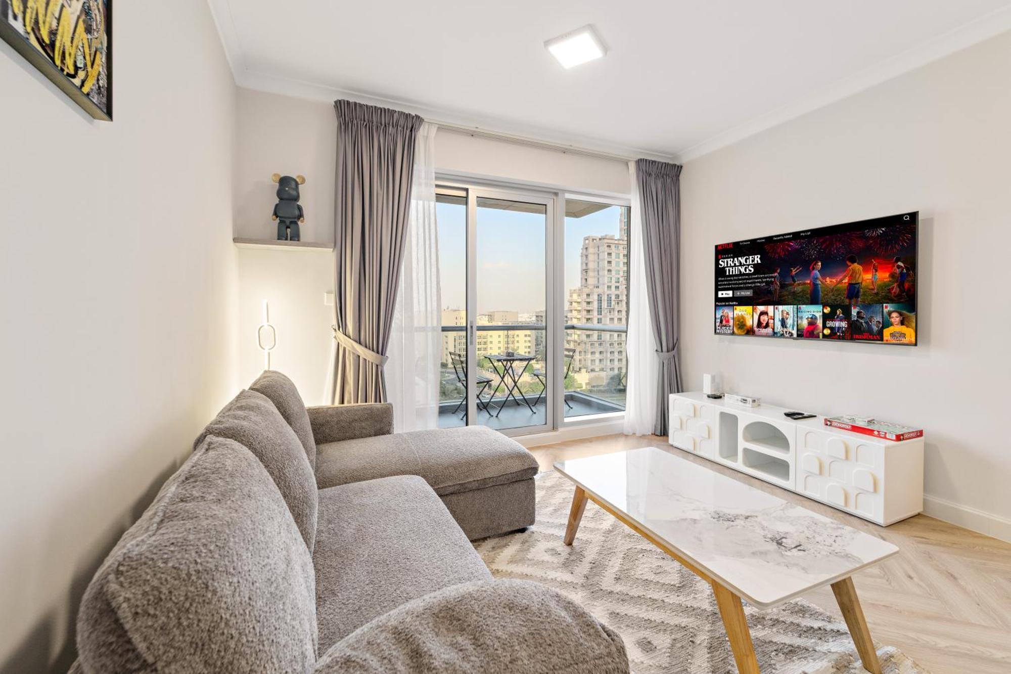 Luxe 1br In Fairways East With Canal Views Apartment *