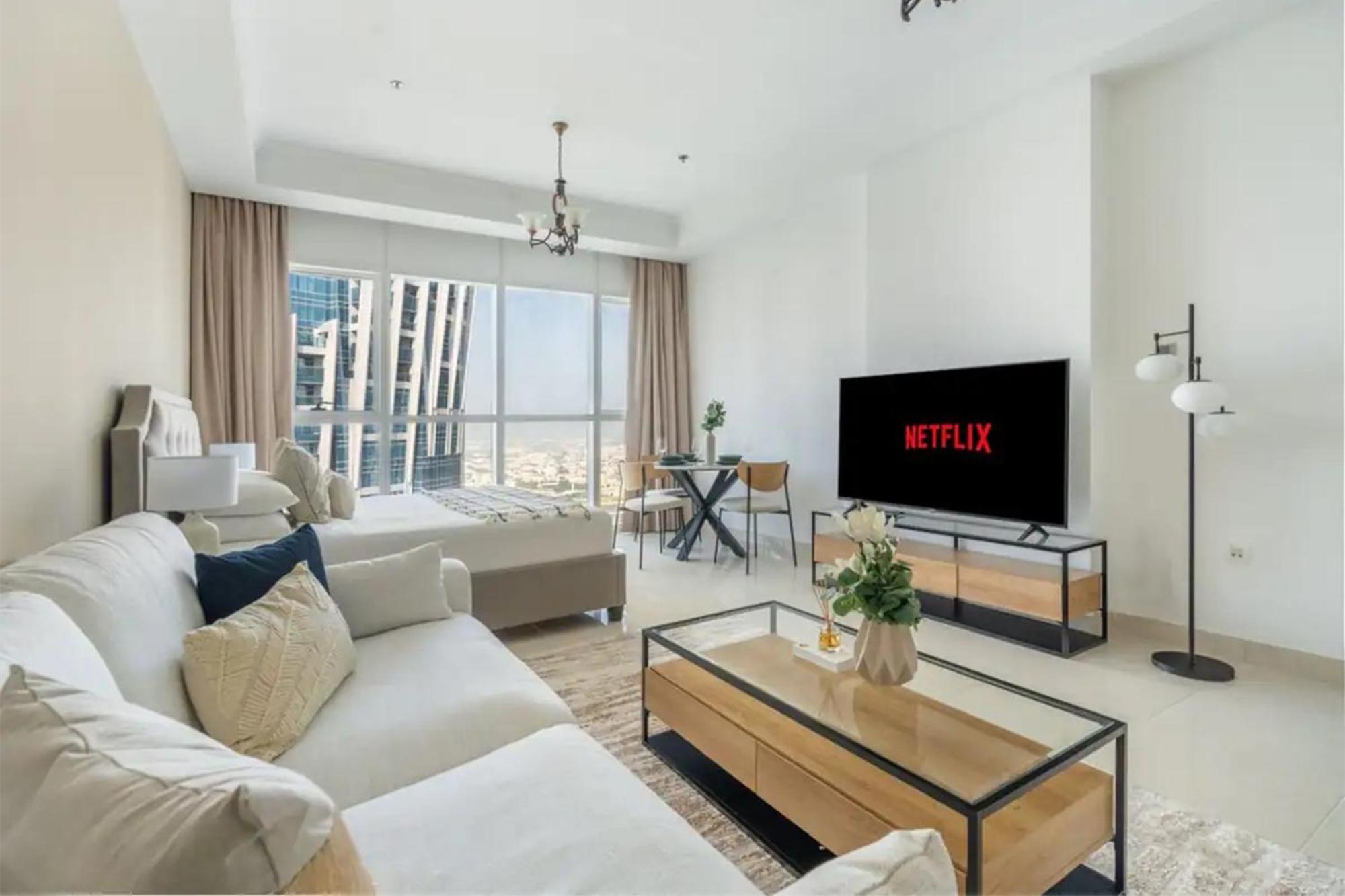 Cozy With Sea & Canal View In Court Tower *