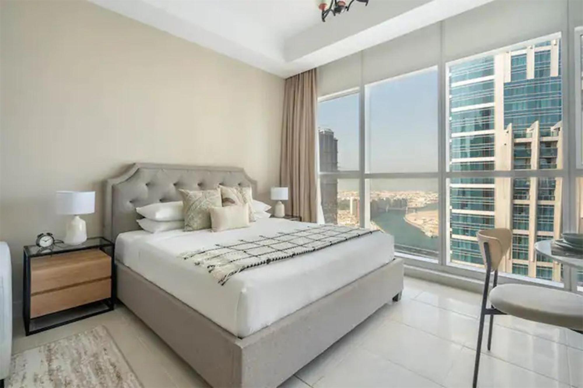 Cozy With Sea & Canal View In Court Tower