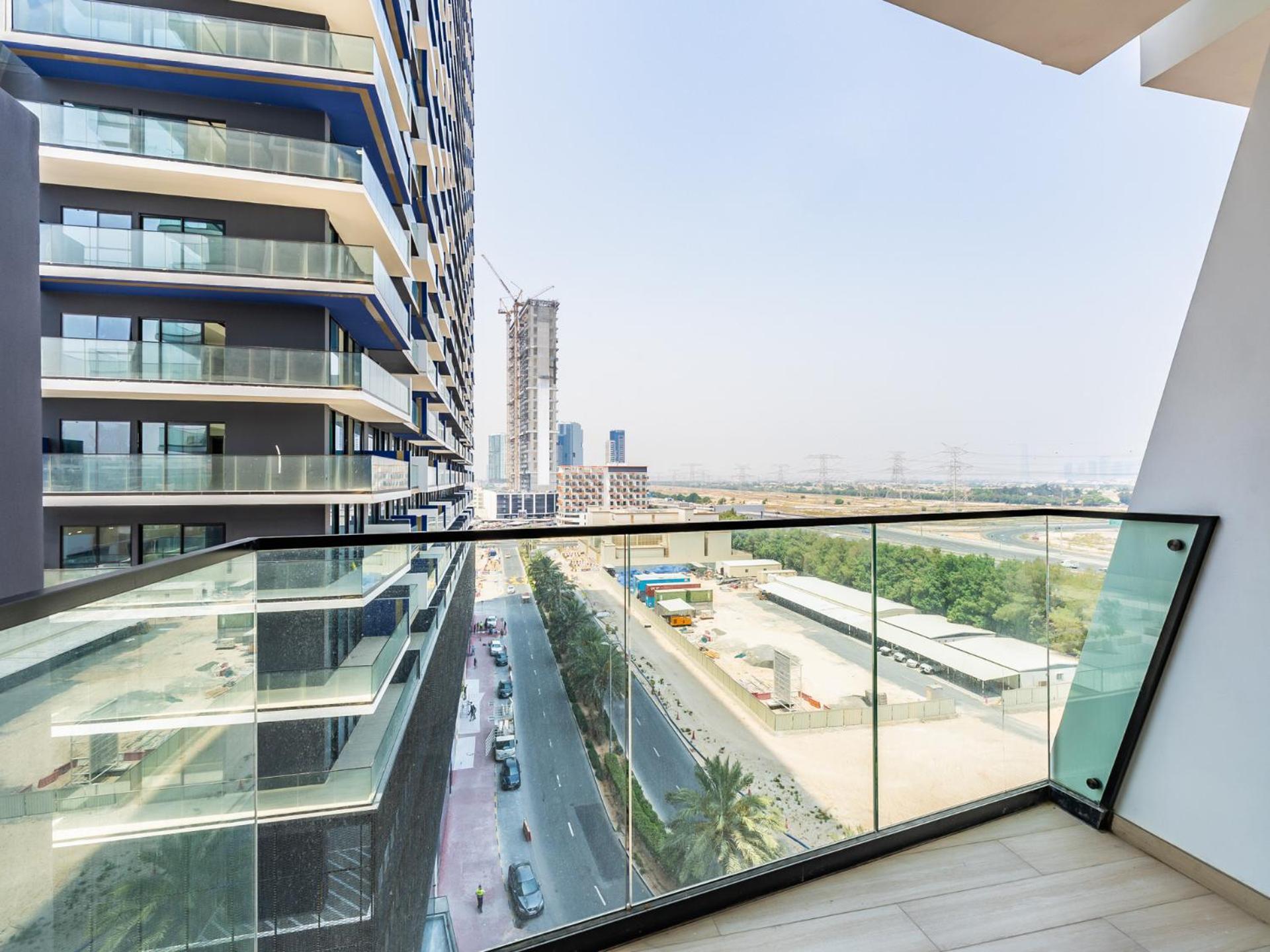 Modern Retreat In Unique Building In Jvc * Dubai