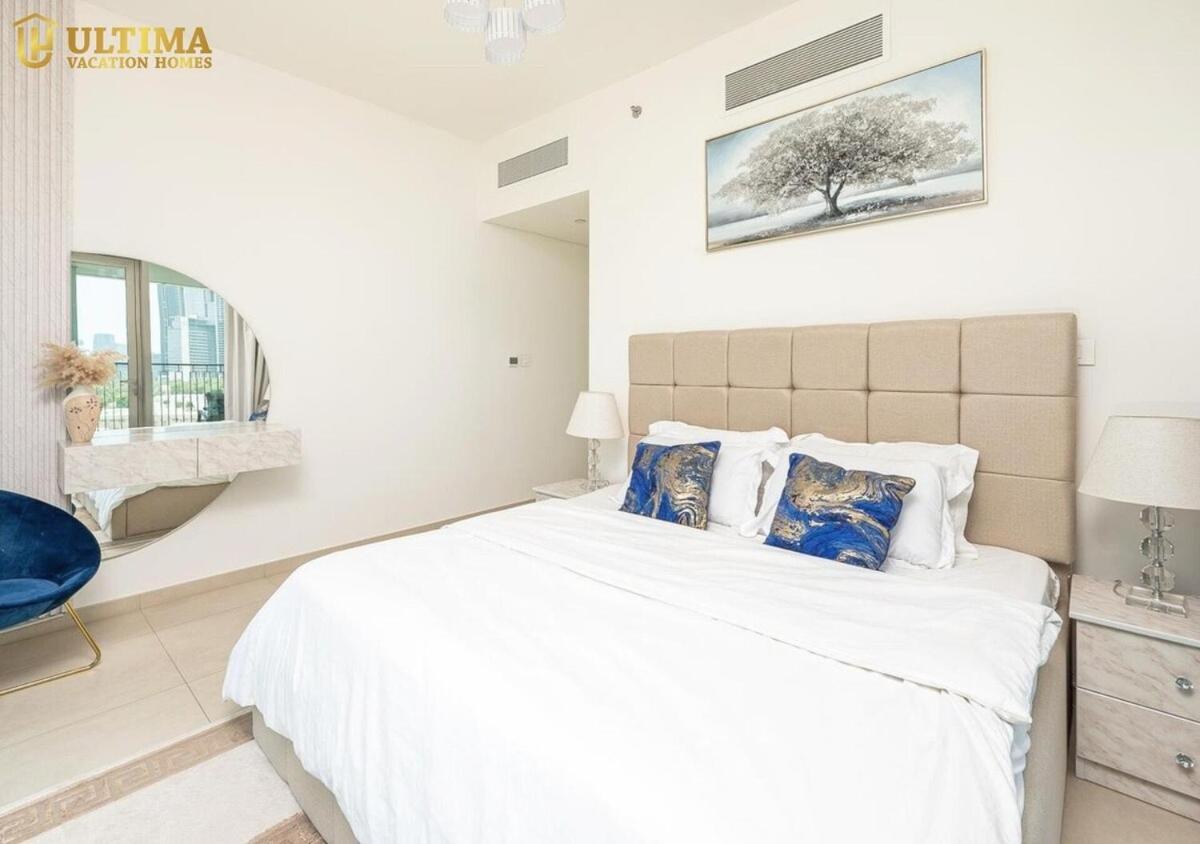 Elegant 3br-spacious Unit In Downtown Views Ii *