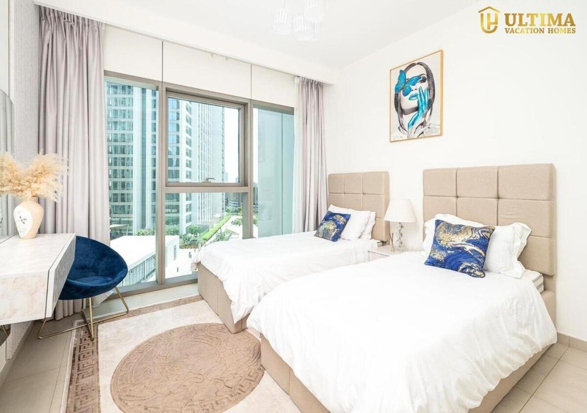 Apartment Elegant 3br-spacious Unit In Downtown Views Ii Dubai