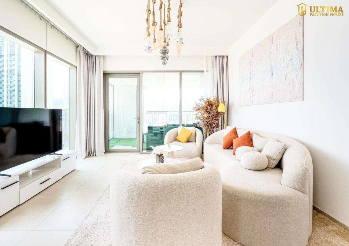 Apartment Elegant 3br-spacious Unit In Downtown Views Ii Dubai