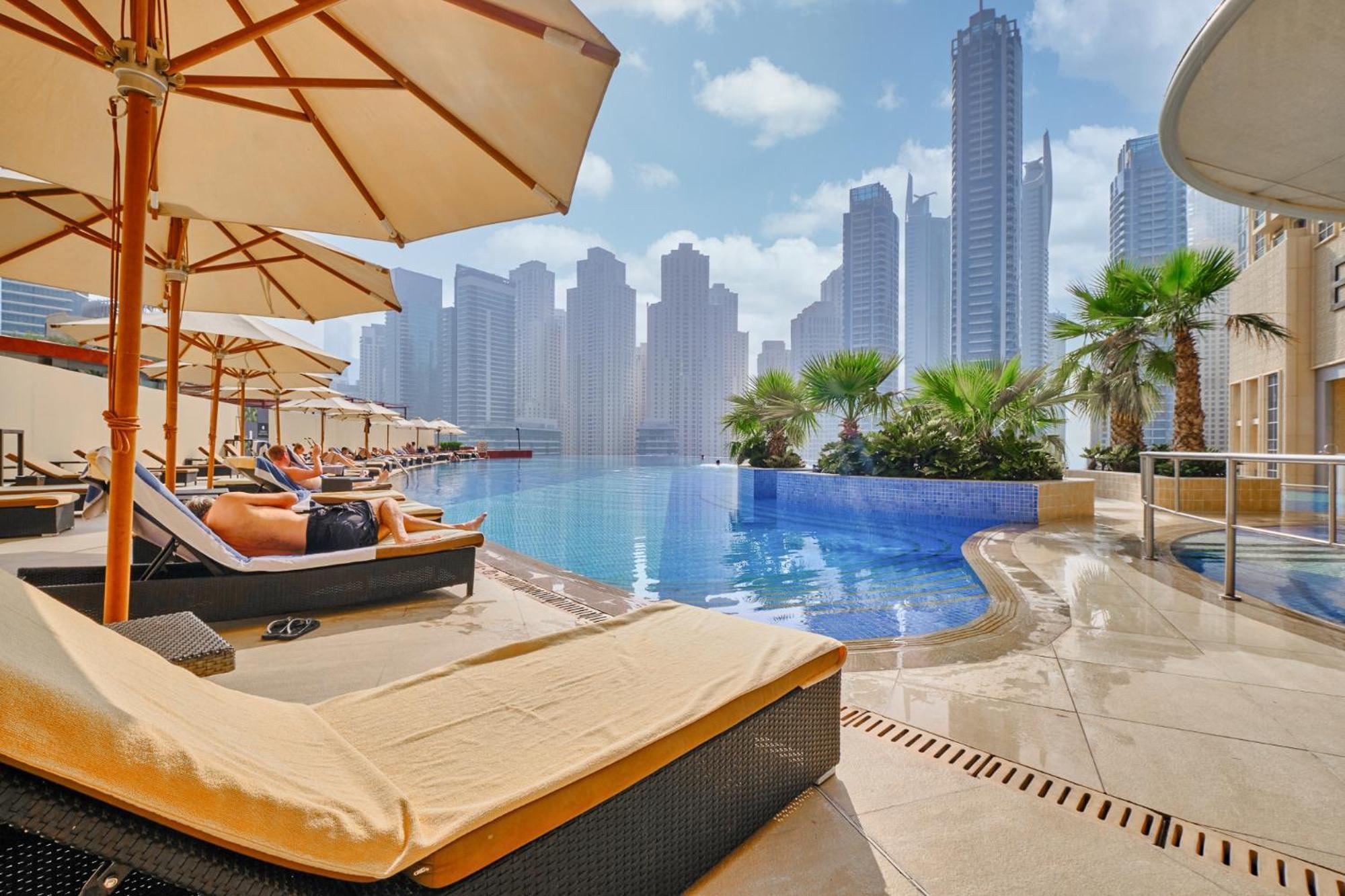 Apartment Grand In 1 Bedroom Flat That Sleeps 4 Dubai