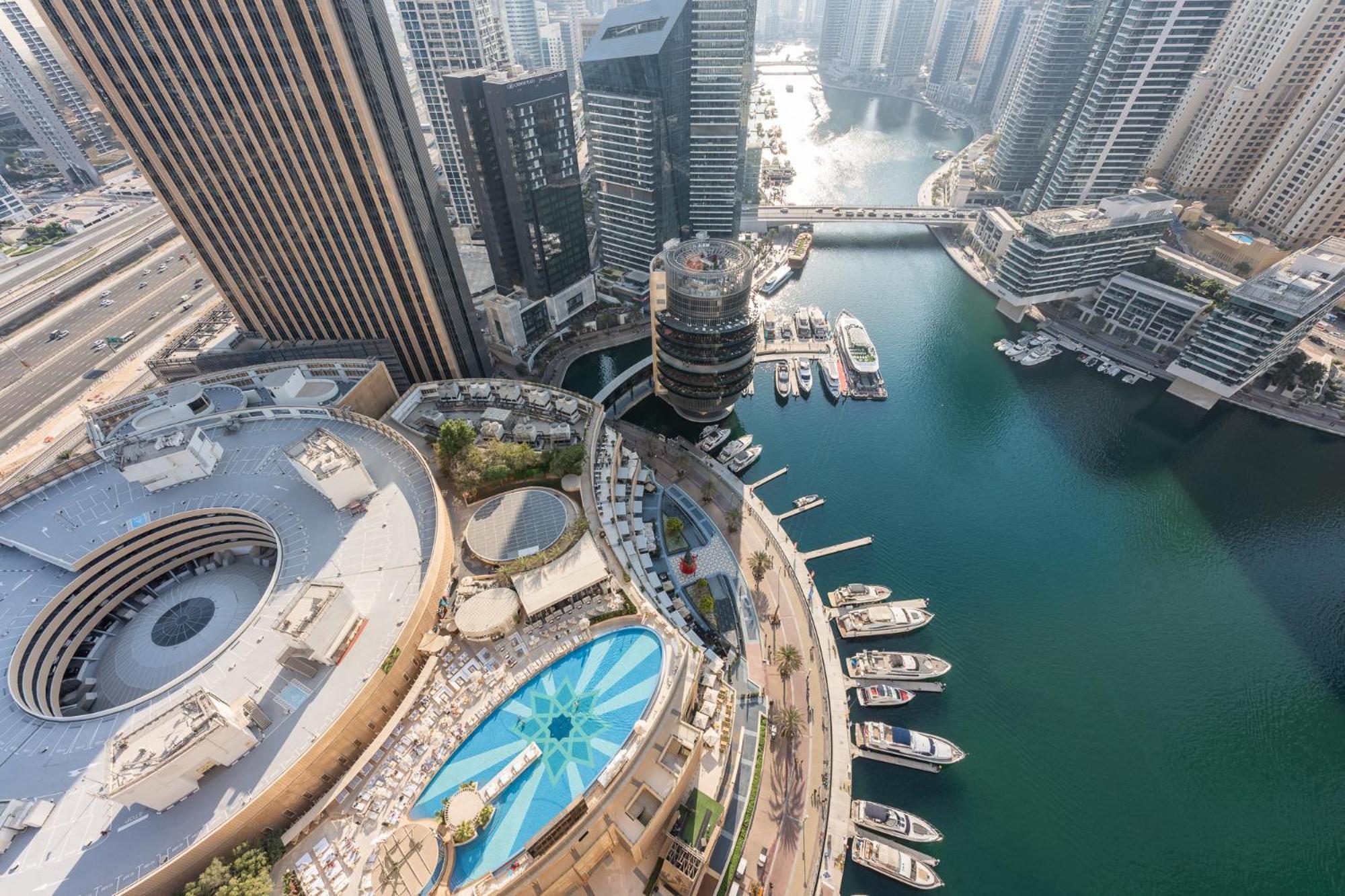 Grand In 1 Bedroom Flat That Sleeps 4 * Dubai