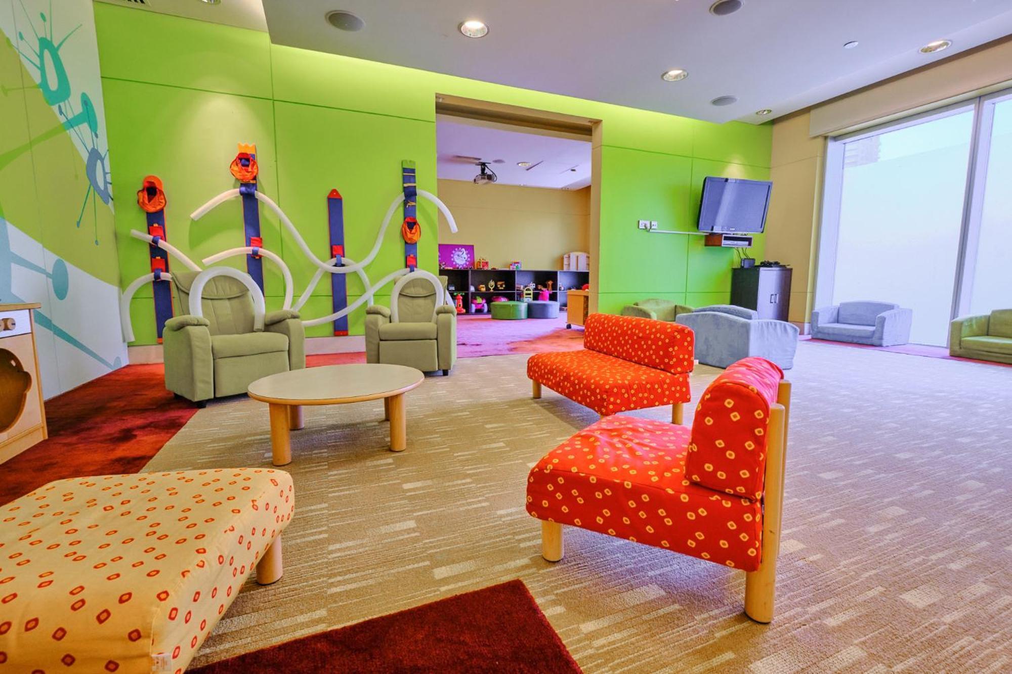Apartment Grand In 1 Bedroom Flat That Sleeps 4 Dubai