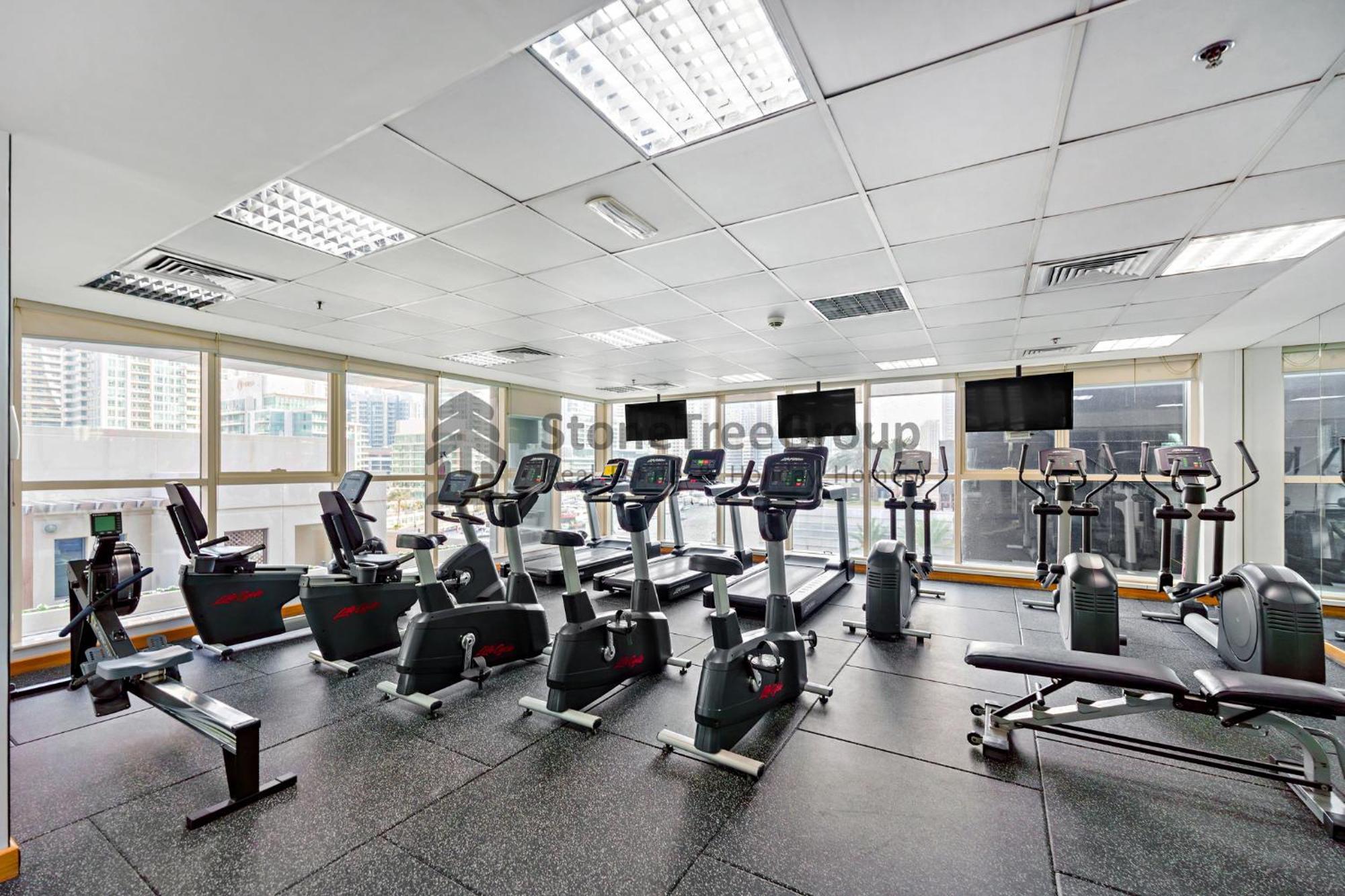 Spacious 1br At Marina Quays North Apartment *
