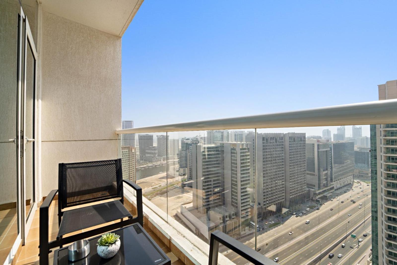 Apartment Charming Near Burj Khalifa With Gym & Pool *