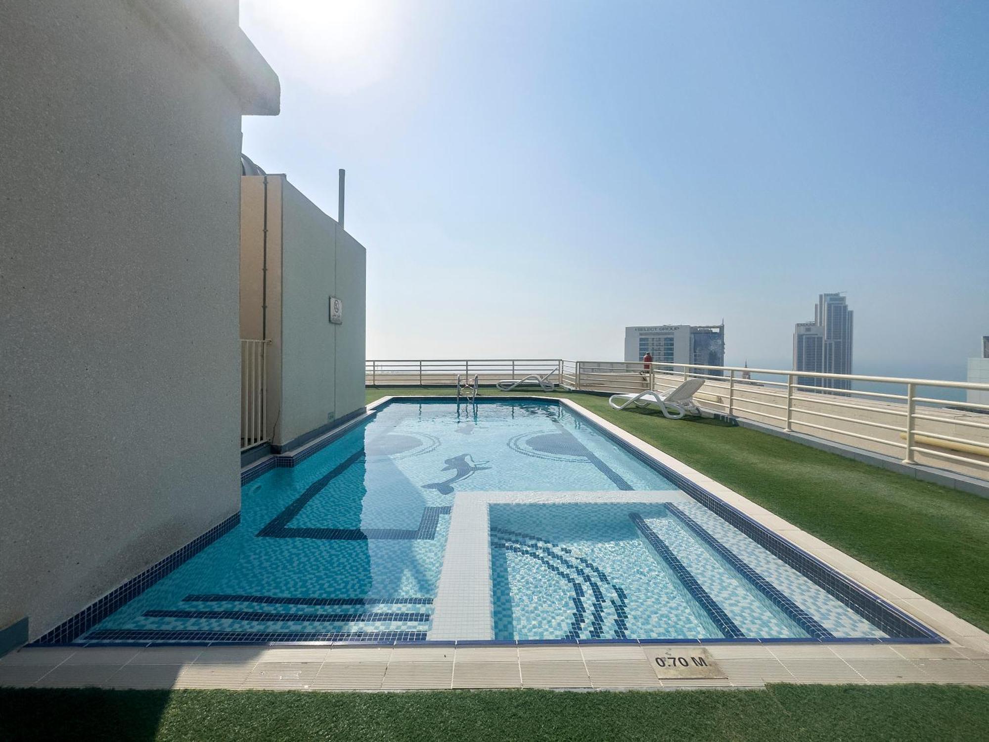 Lovely 1br In Manchester Tower With Pool And Gym * Dubai