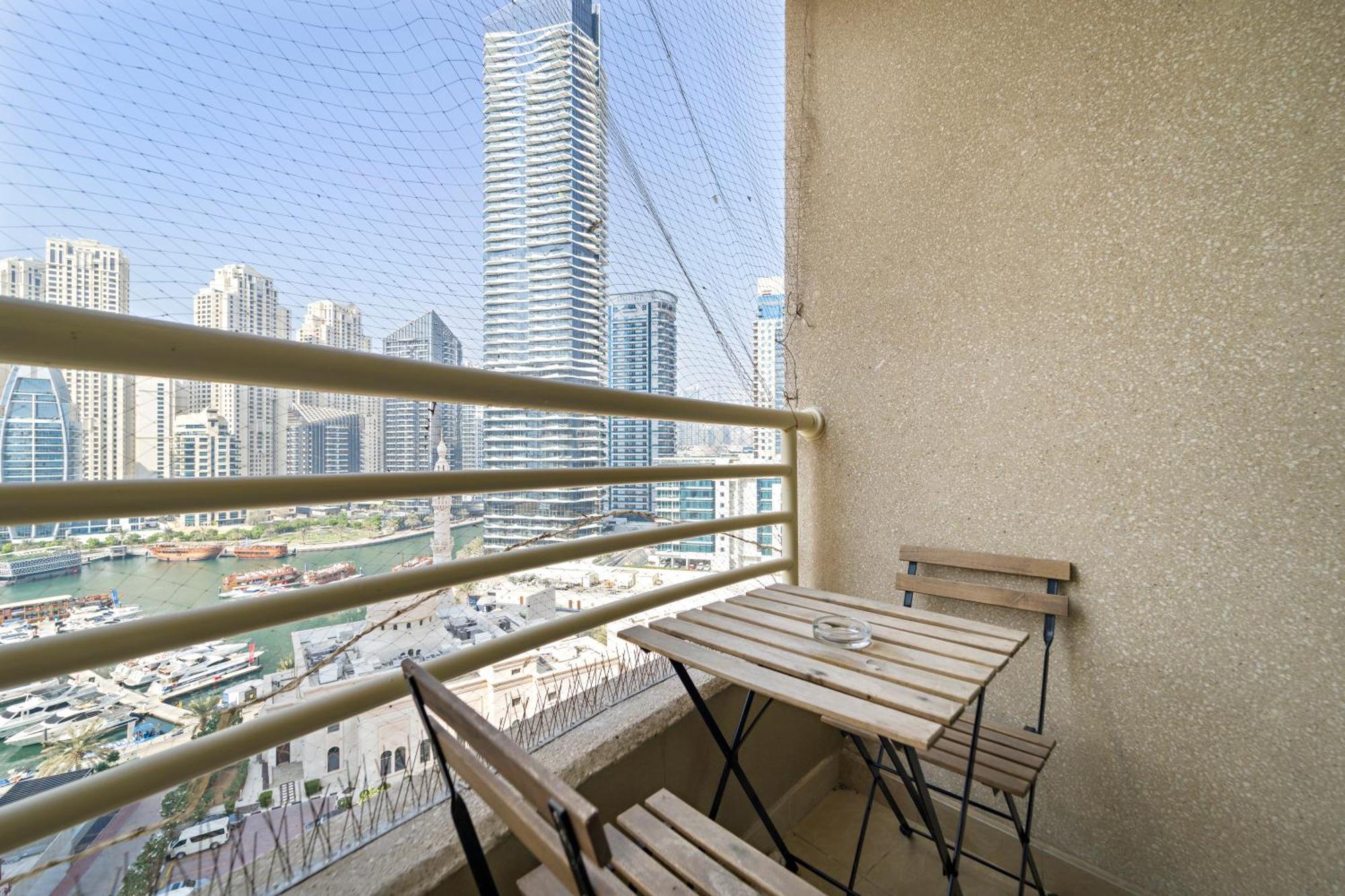Lovely 1br In Manchester Tower With Pool And Gym Apartment Dubai