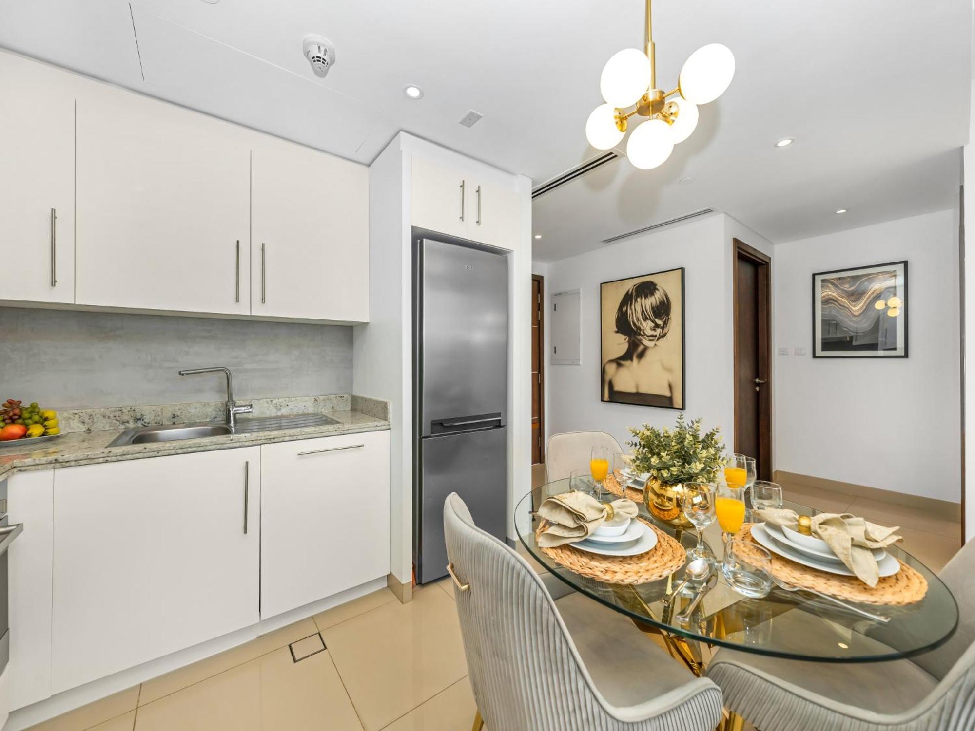 Elegant 1br 5mins Walk Mall & Burj Khalifa Apartment