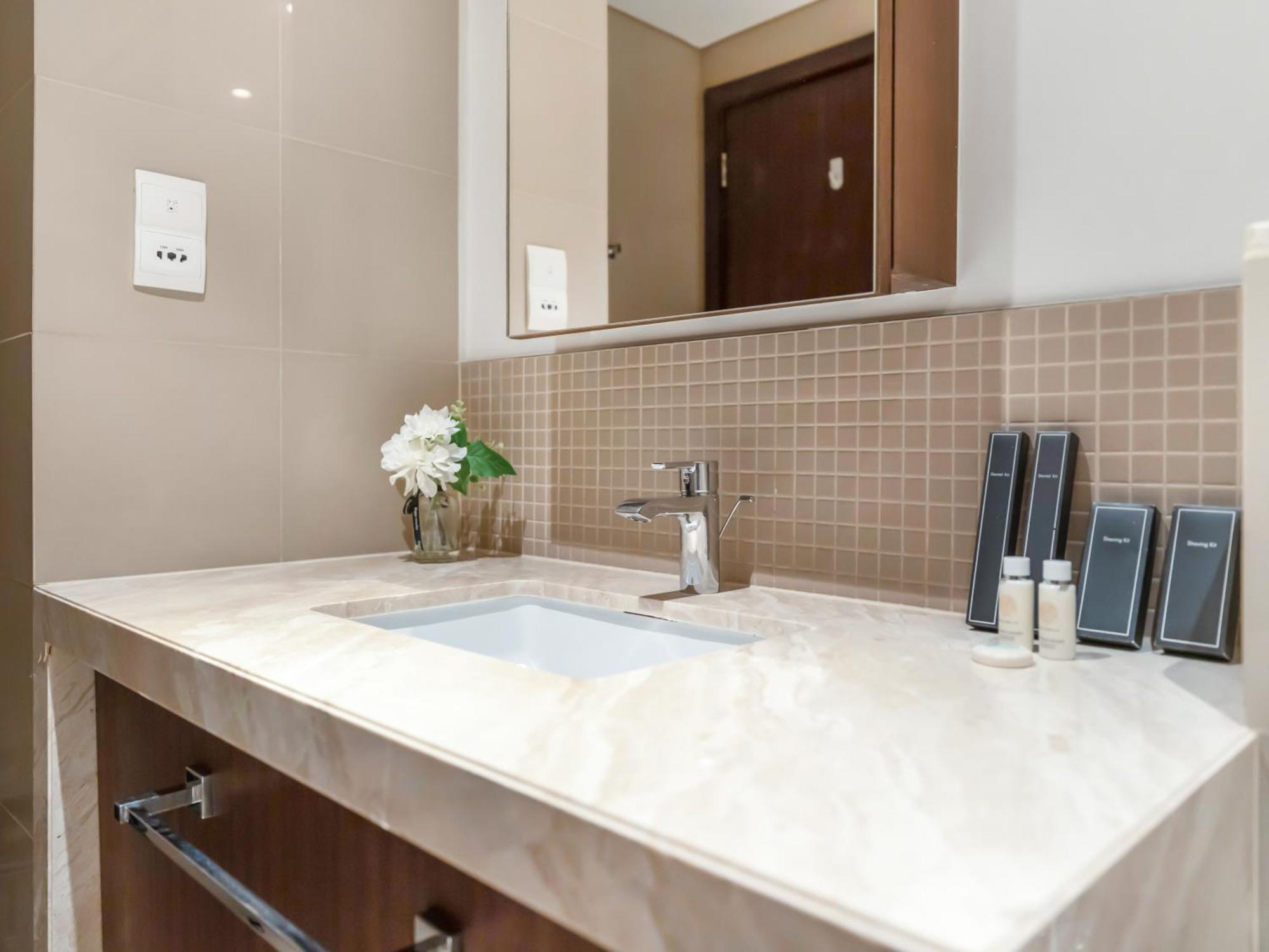Apartment Elegant 1br 5mins Walk Mall & Burj Khalifa
