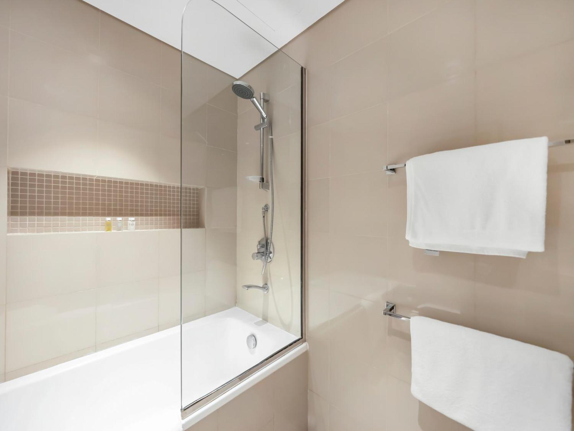 Elegant 1br 5mins Walk Mall & Burj Khalifa * Dubai