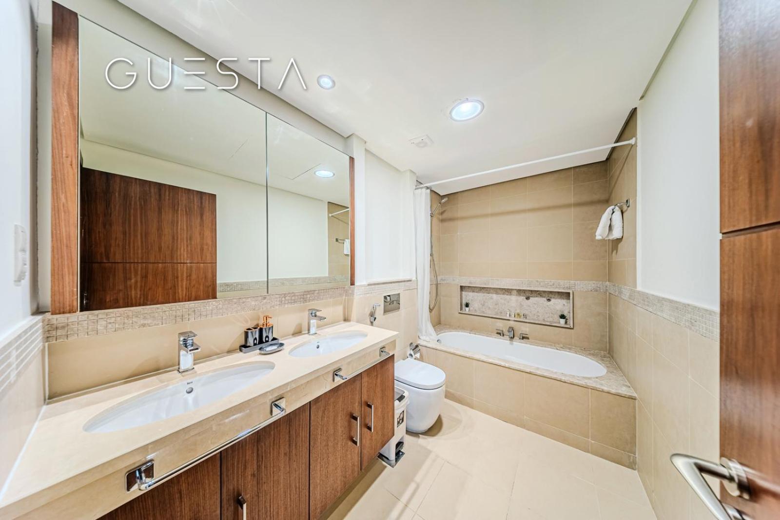Burj Vista By Emaar - Burj Khalifa & Fountain Views, Downtown Apartment *