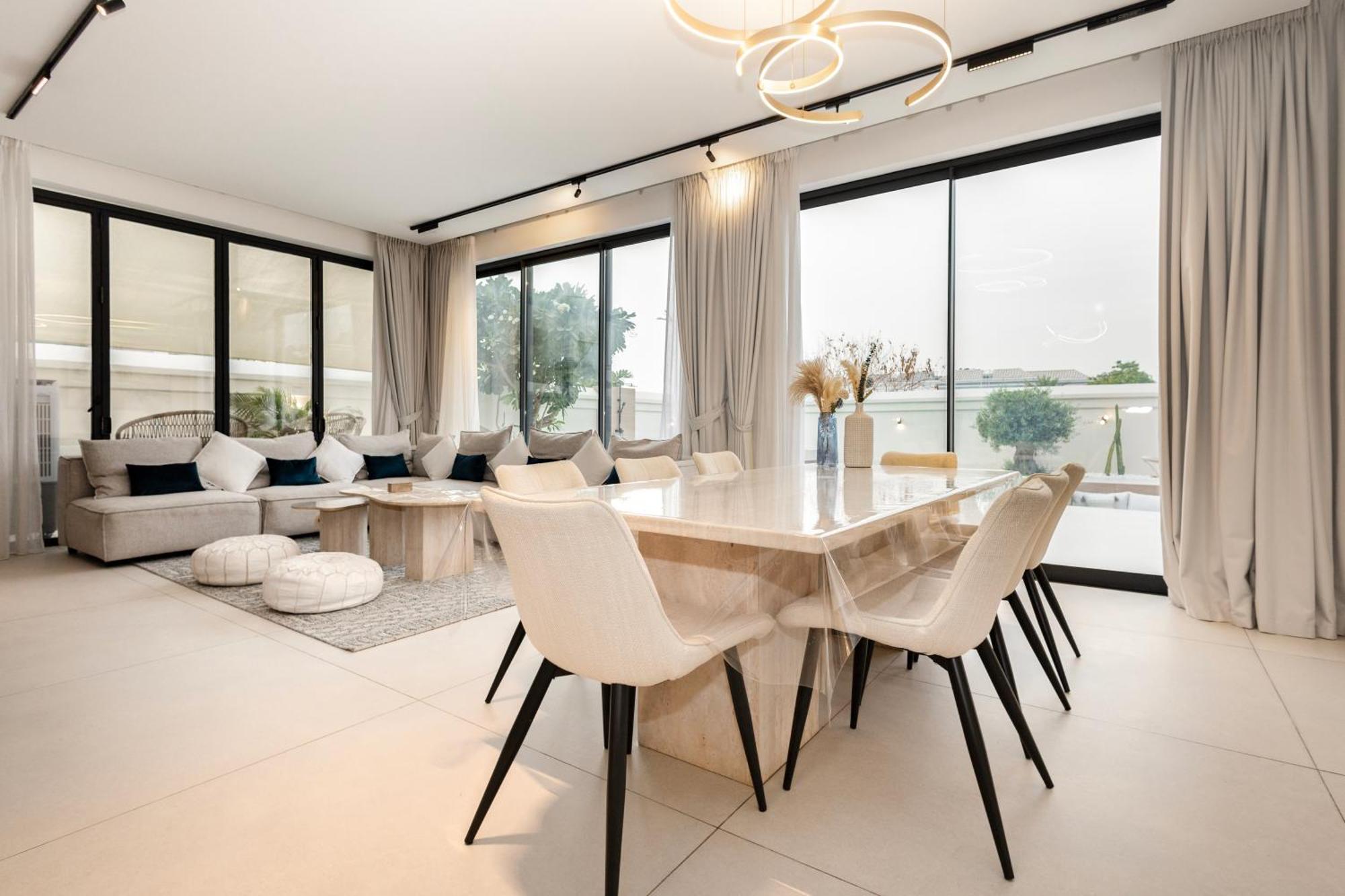 Luxurious 5bhk With Pool Bbq And Full Time Housemaid Assistance - Live In *