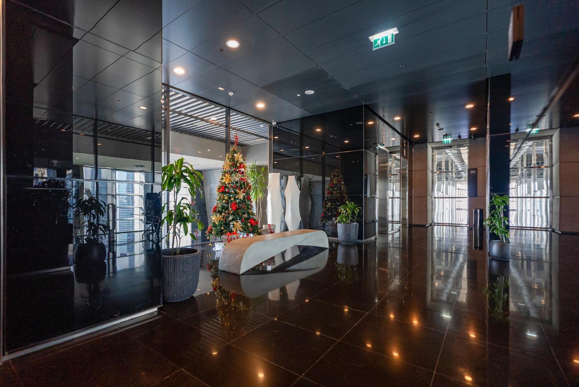 Elegant 1-bedroom Apartment, Full Burj Khalifa & Downtown Views * Dubai