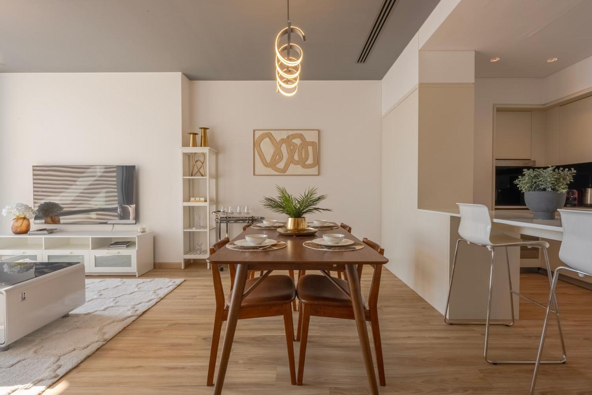 Elegant 1-bedroom Apartment, Full Burj Khalifa & Downtown Views *