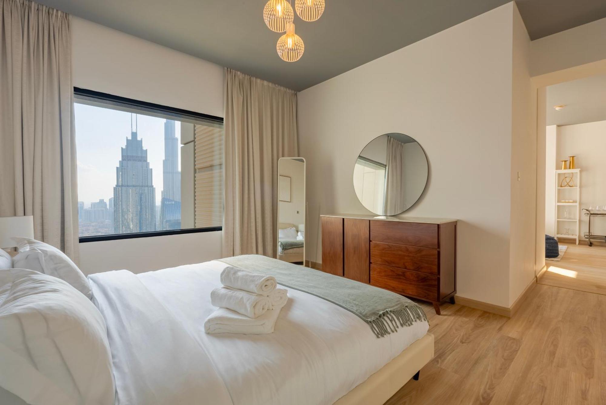 Elegant 1-bedroom Apartment, Full Burj Khalifa & Downtown Views