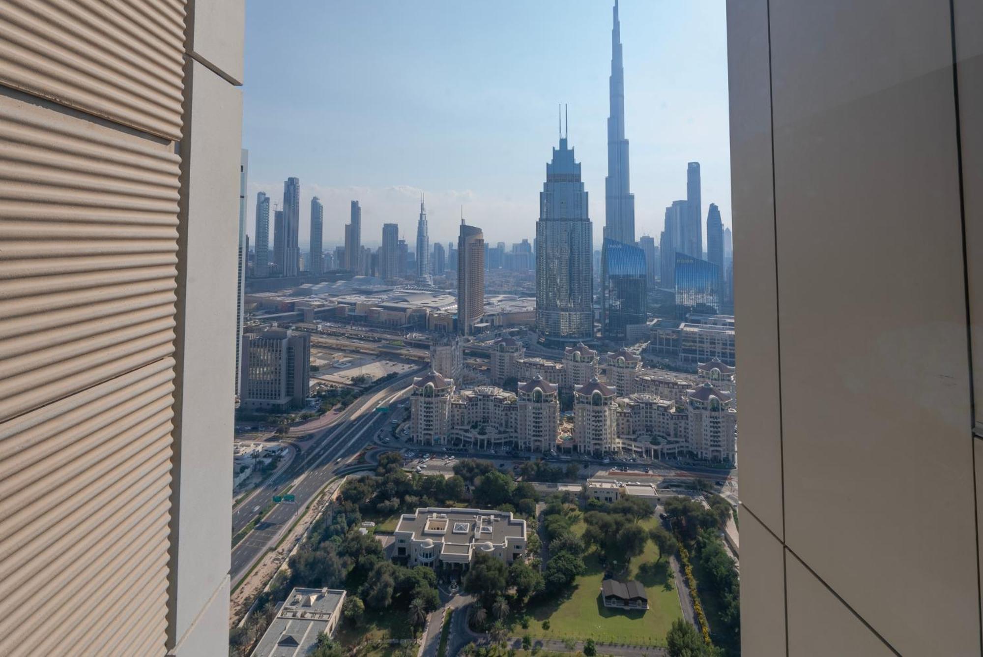 Elegant 1-bedroom Apartment, Full Burj Khalifa & Downtown Views Apartment