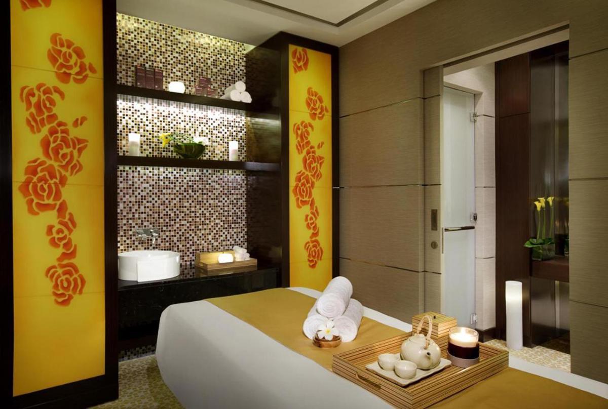 Luxurious 1bhk In Cour Jardin