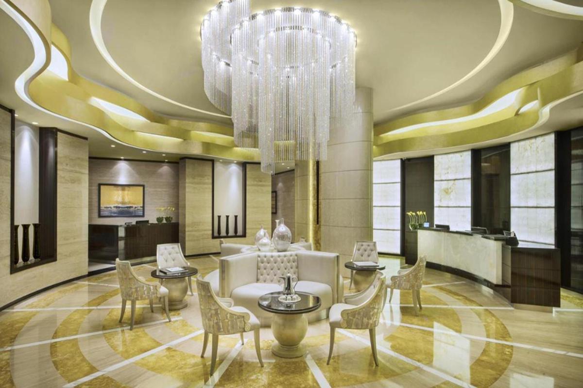Luxurious 1bhk In Cour Jardin Apartment