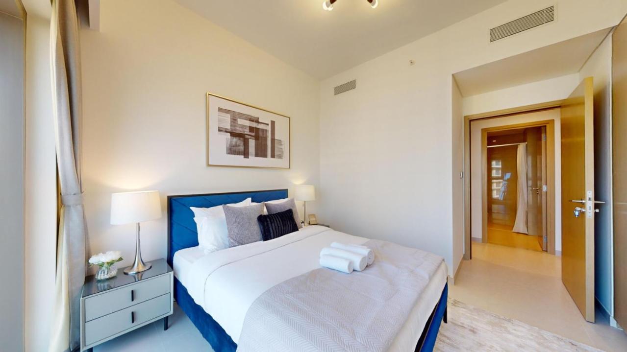 Burj Royale - Mesmerizing Three Bed With Burj View Apartment Dubai