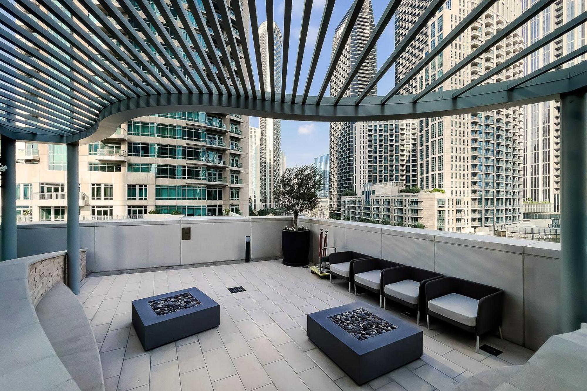 Skyline Luxe Downtown Living Apartment Dubai