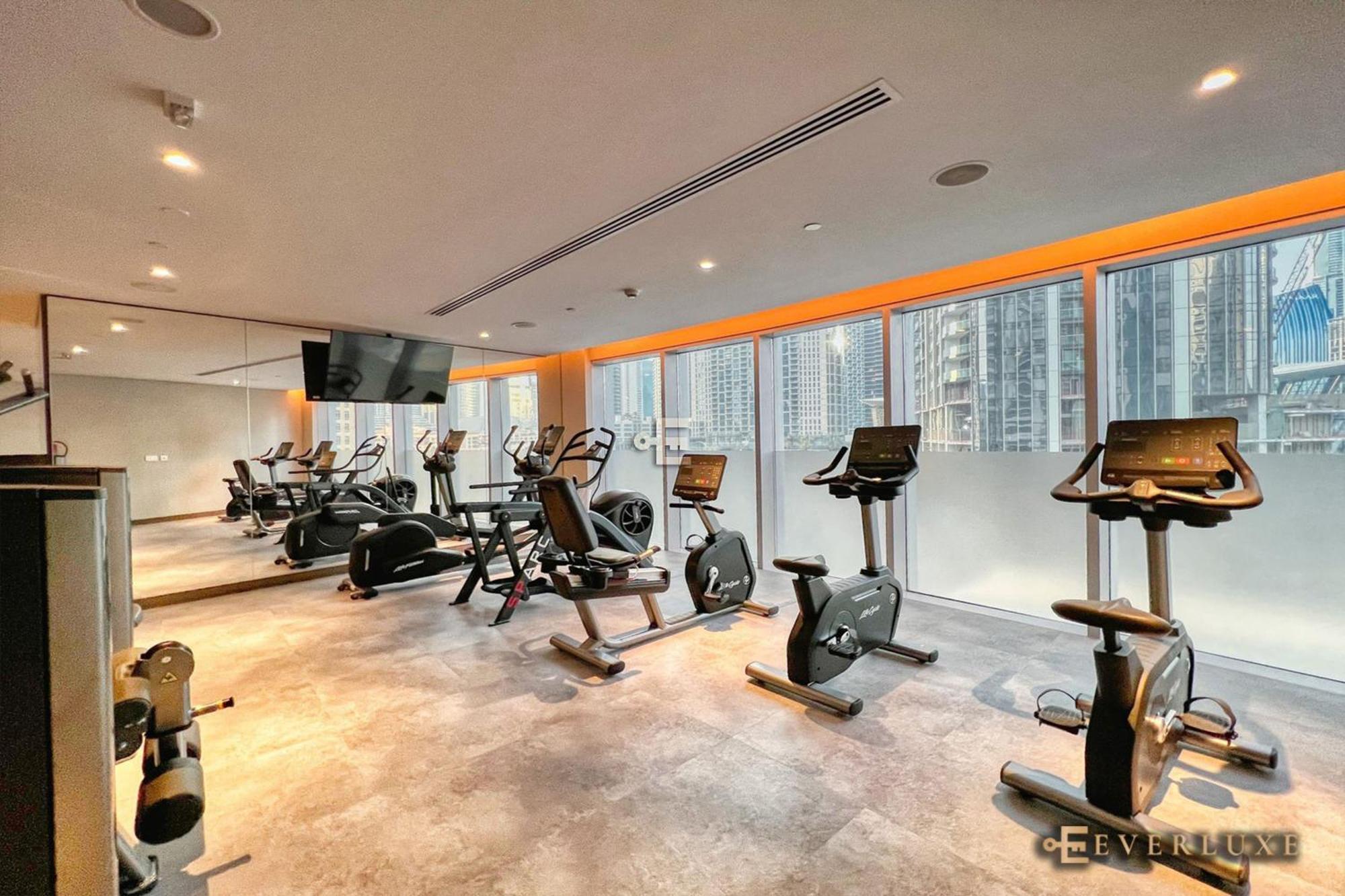 Apartment Downtown Elegance 2br Near Fountain