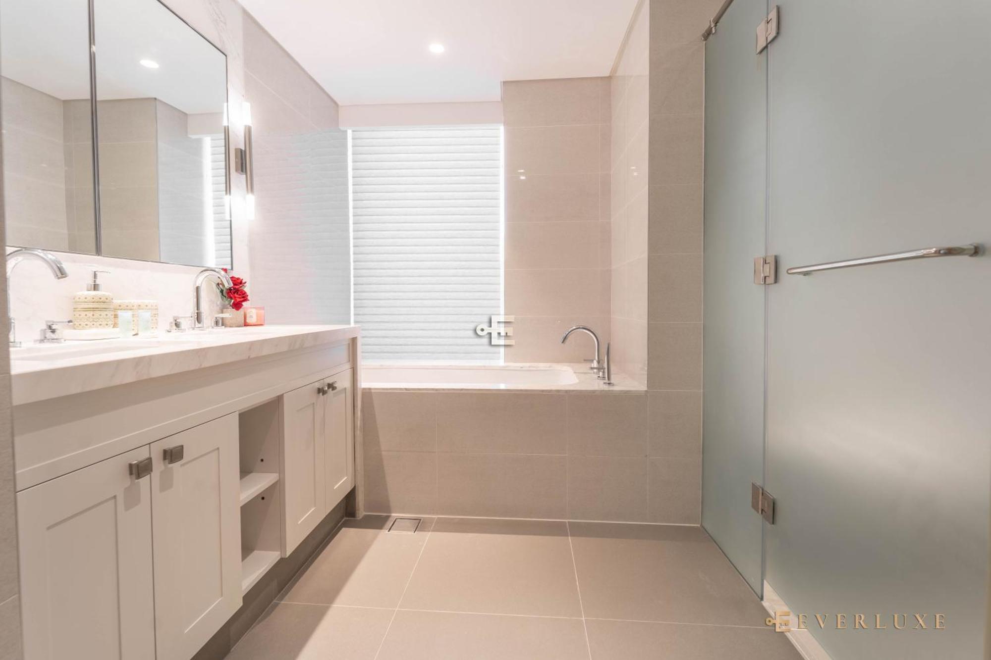 Downtown Elegance 2br Near Fountain * Dubai
