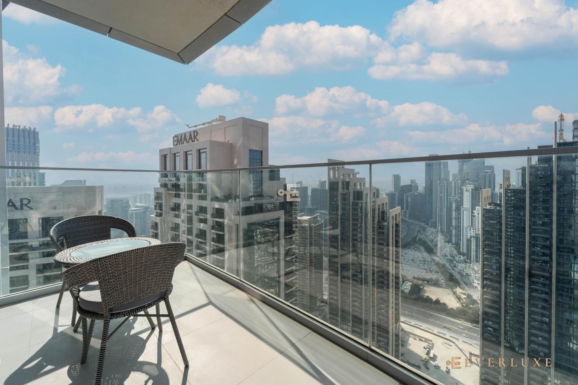 Downtown Elegance 2br Near Fountain Apartment Dubai