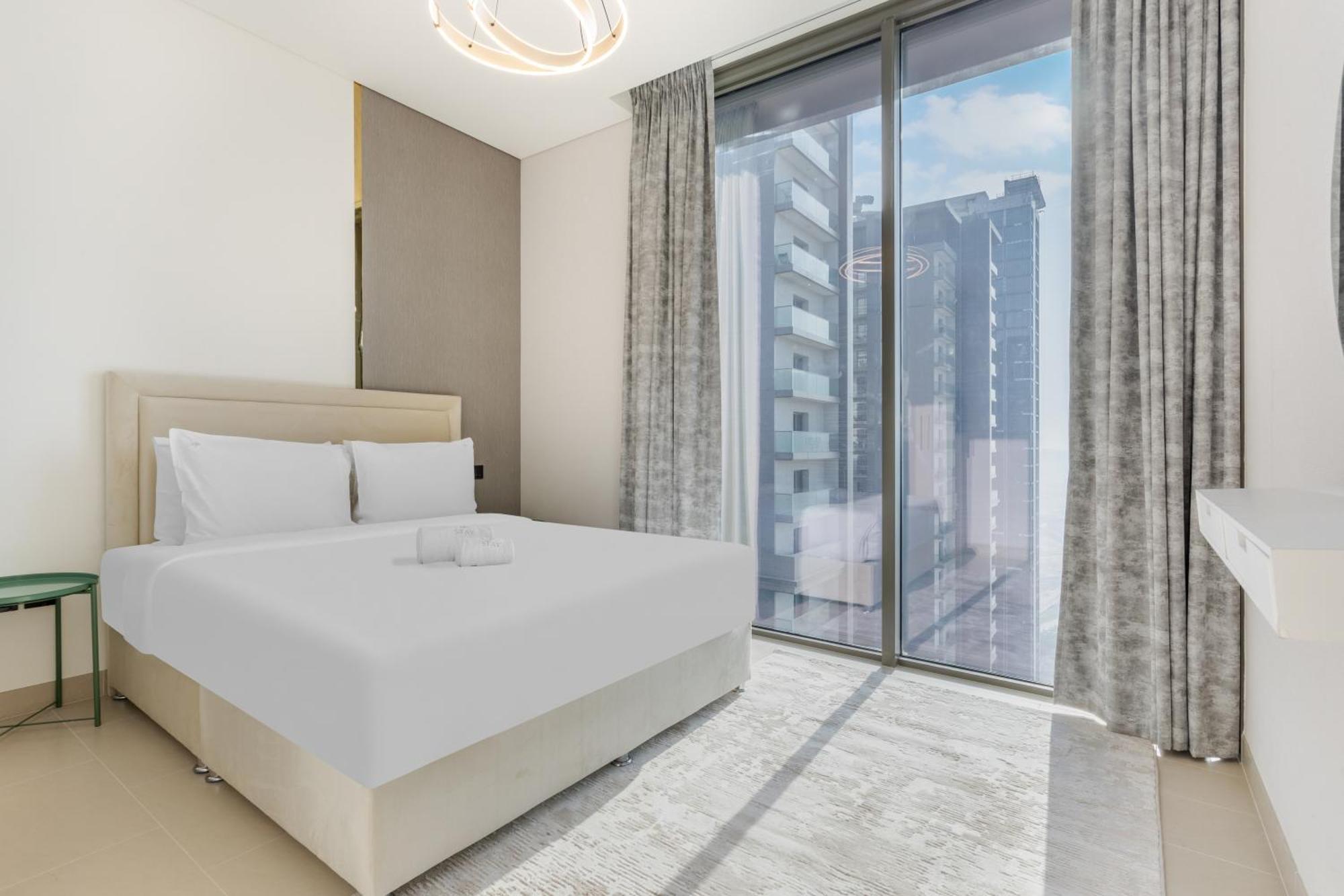 By Latinem Luxury 2br Cv A2801 Near Downtown Dubai