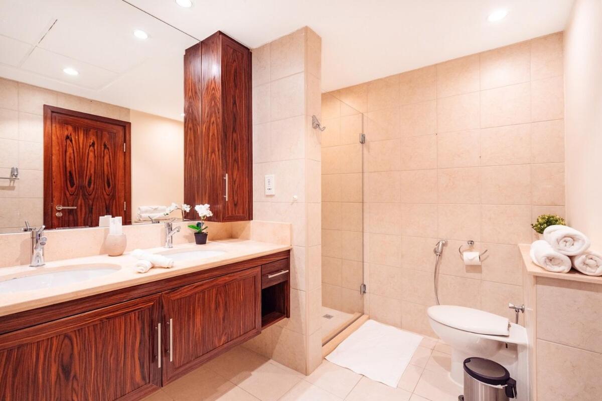 Elite Royal - Full Burj Khalifa & Fountain View - Largest Layout - Half Floor - Luxurious Apartment *