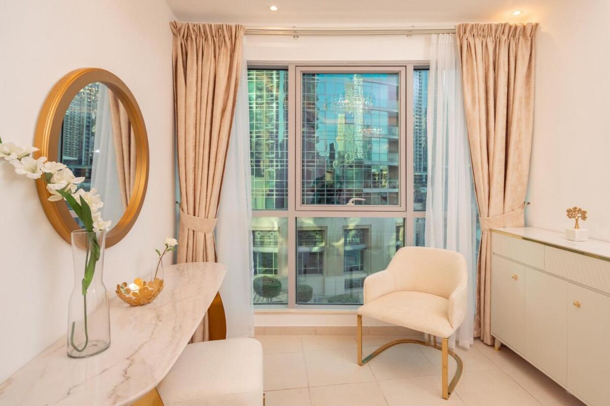 Elite Royal - Full Burj Khalifa & Fountain View - Largest Layout - Half Floor - Luxurious Apartment *
