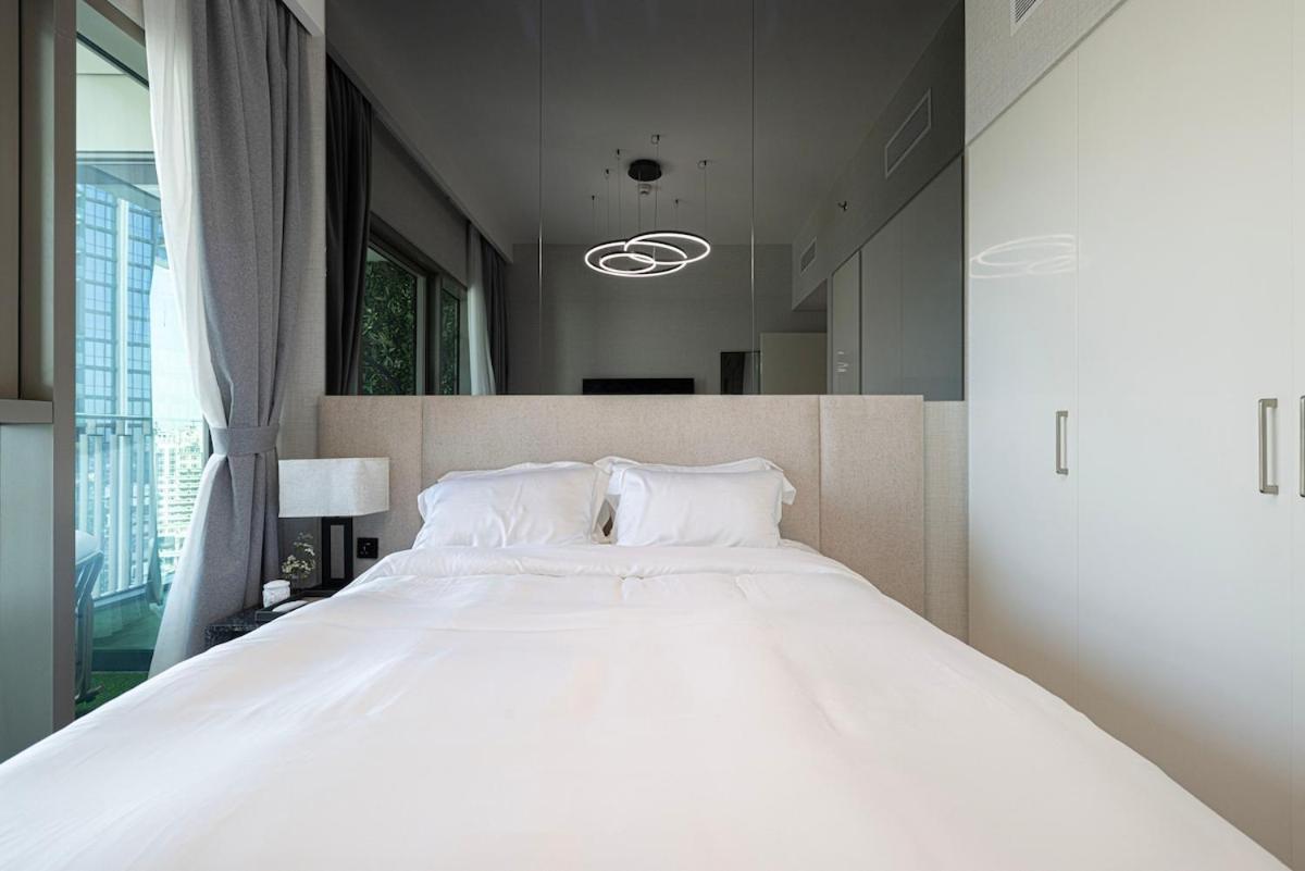 Luxury 2br Burj Khalifa View Mall Dubai