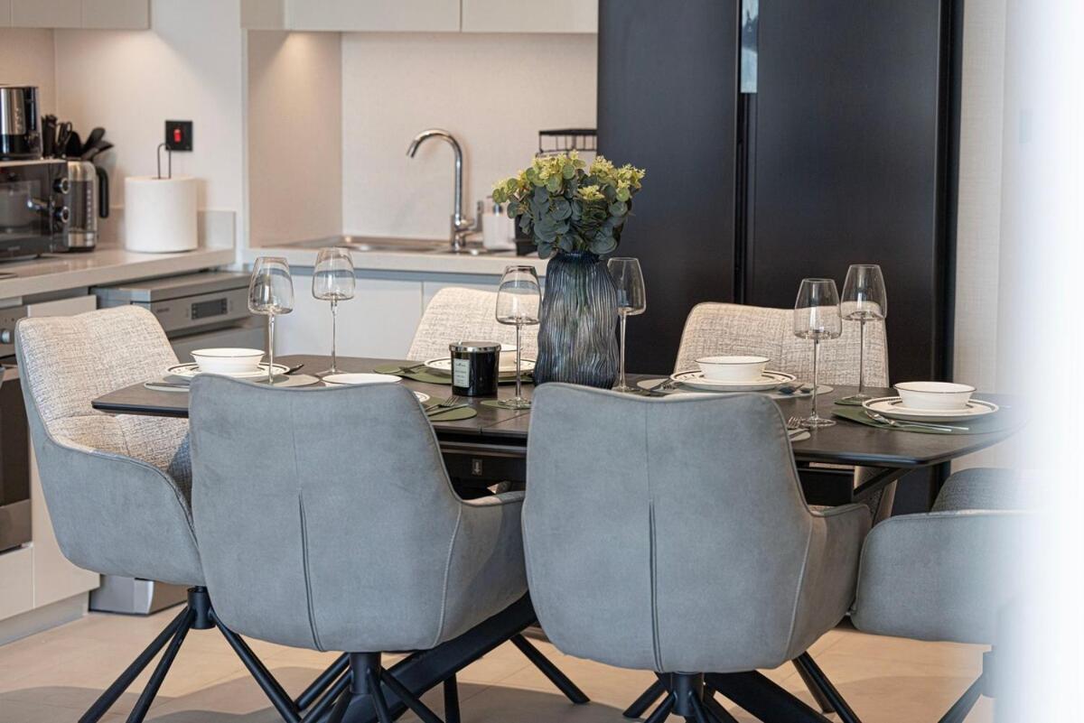 Luxury 2br Burj Khalifa View Mall Dubai