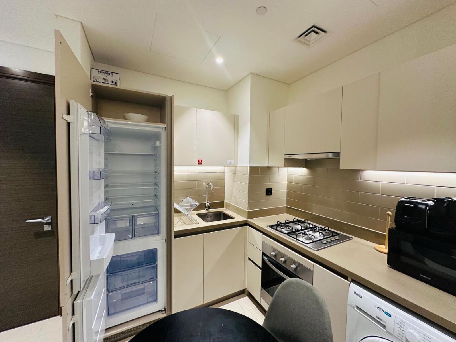 Creek Views 1 Bedroom Mins To Downtown In Sobha Creek Vistas Apartment Dubai