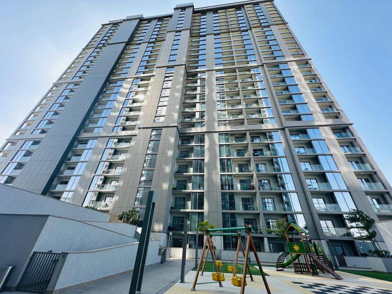 Creek Views 1 Bedroom Mins To Downtown In Sobha Creek Vistas Dubai