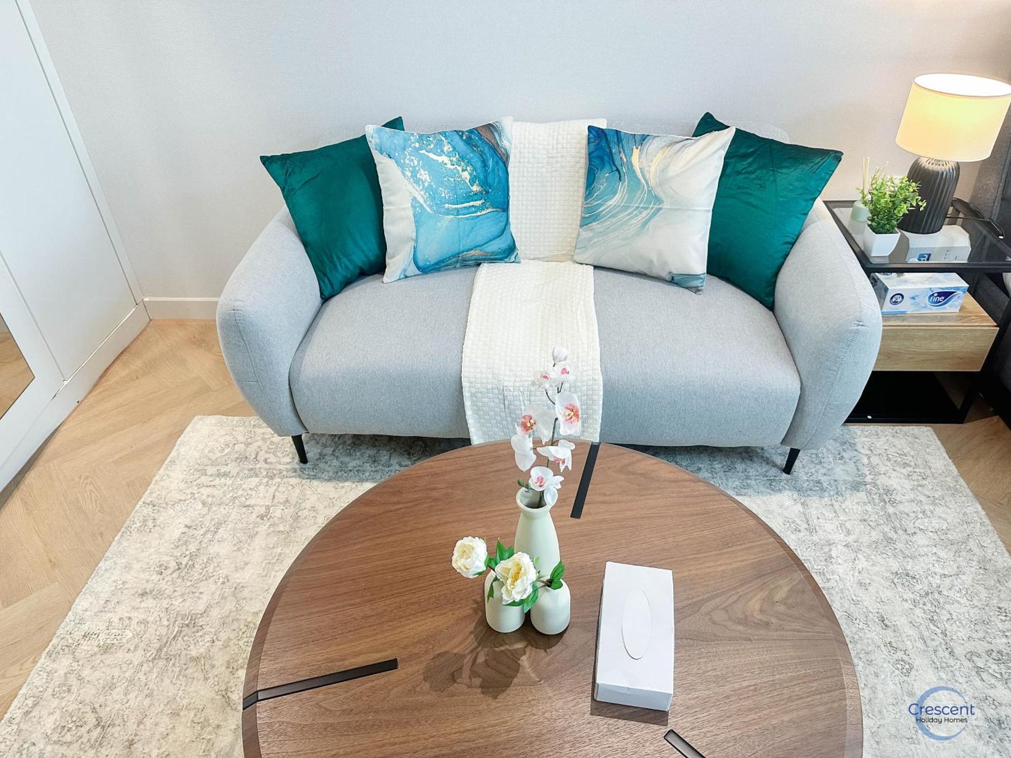 Elegant Living In Capital Bay *