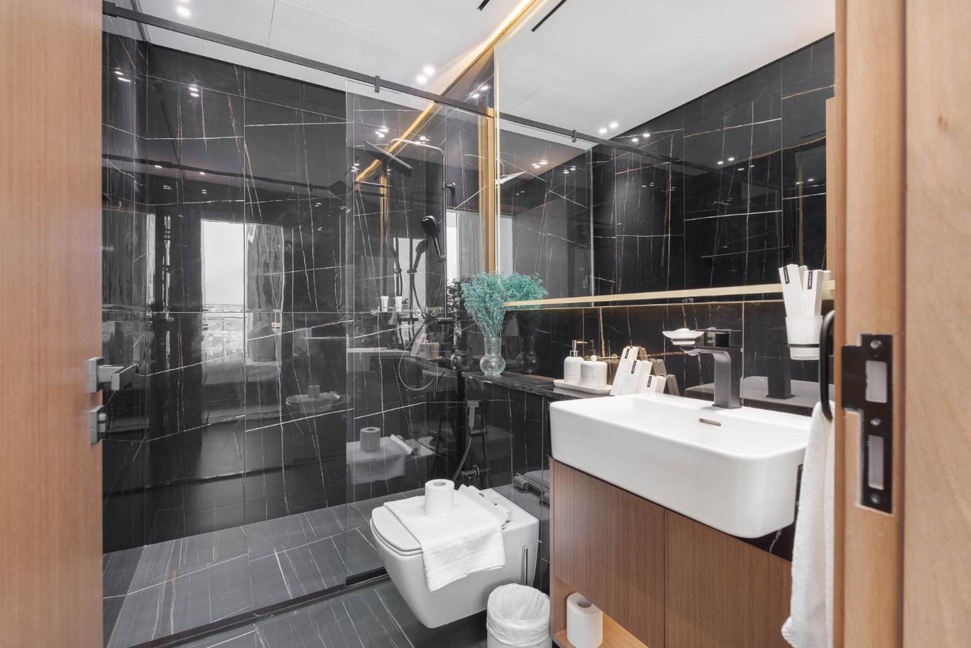 Sky-high Serenity - Stylish 1bhk - 20th Floor