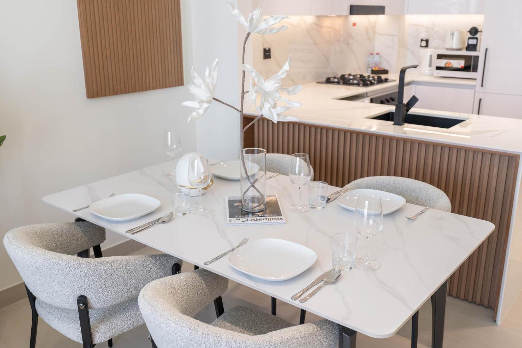 Sky-high Serenity - Stylish 1bhk - 20th Floor Dubai