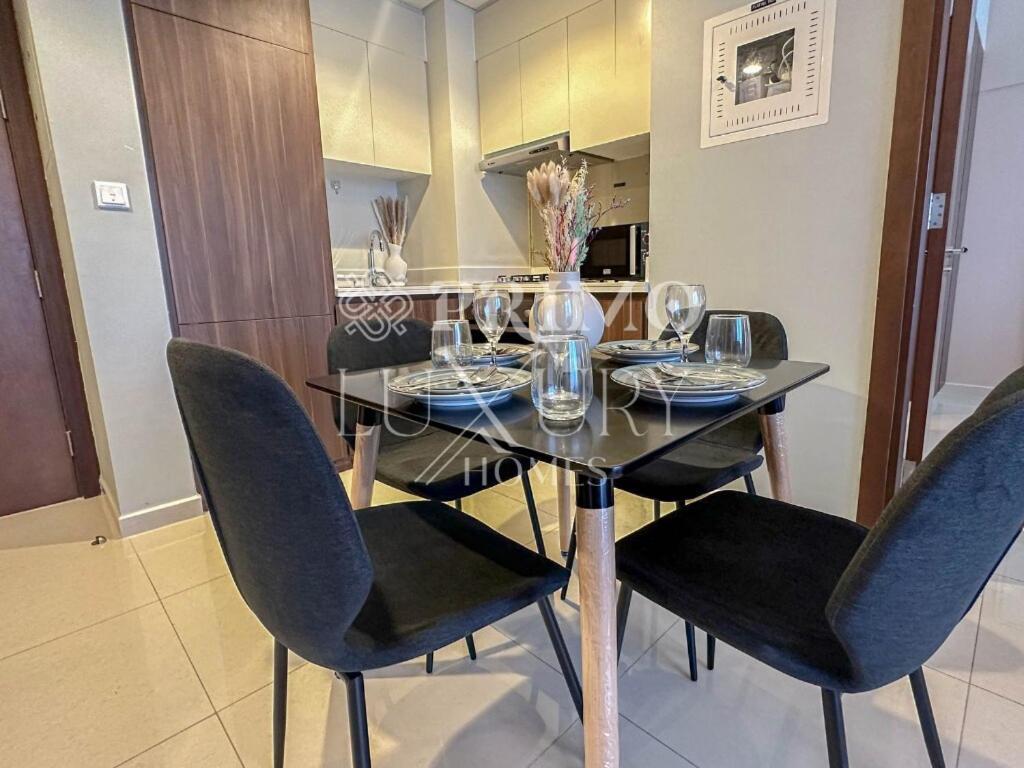Premium 2-bedroom Living In Reva Residences,