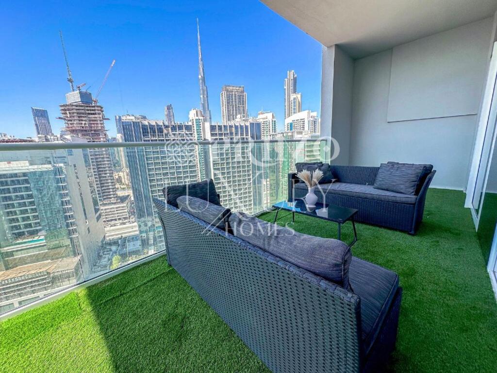 Premium 2-bedroom Living In Reva Residences,