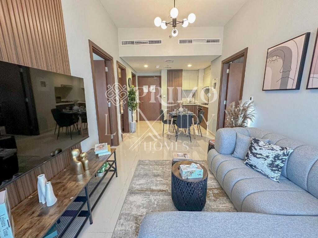 Apartment Premium 2-bedroom Living In Reva Residences,