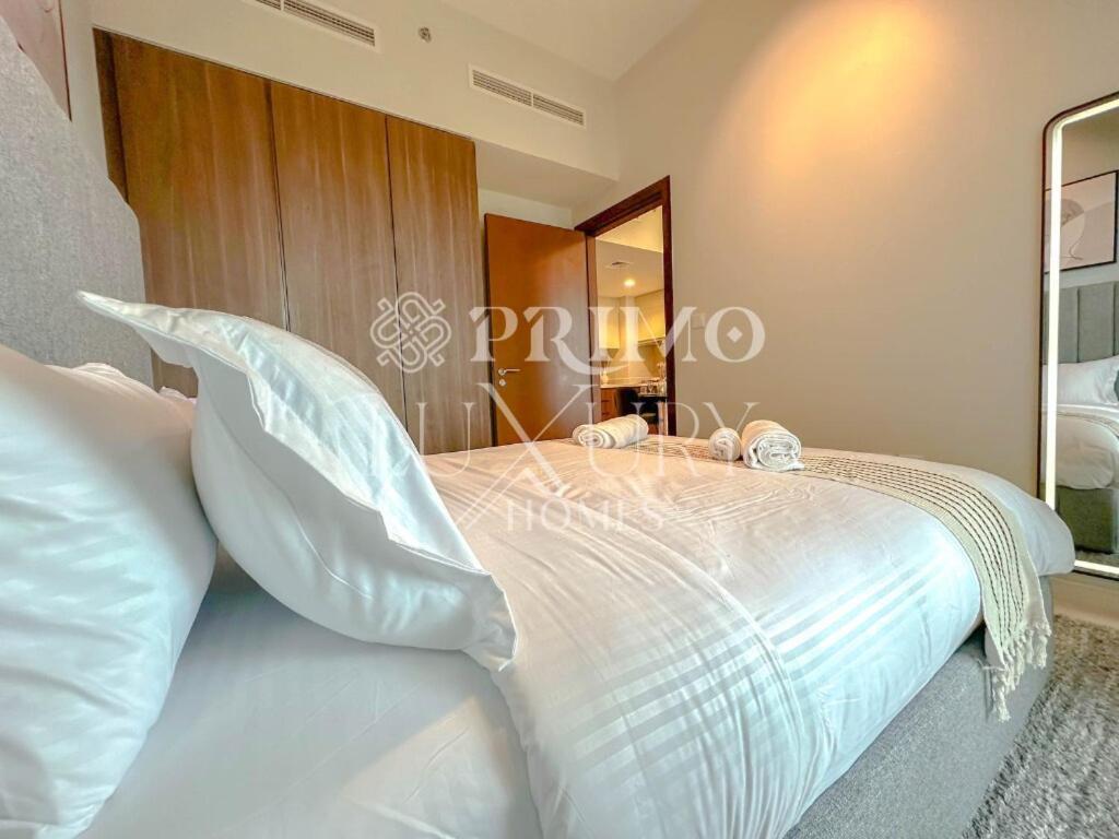 Apartment Premium 2-bedroom Living In Reva Residences, Dubai